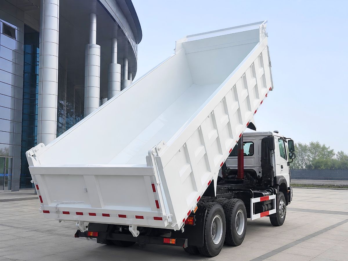 HOWO dump truck body and hydraulic system reference view