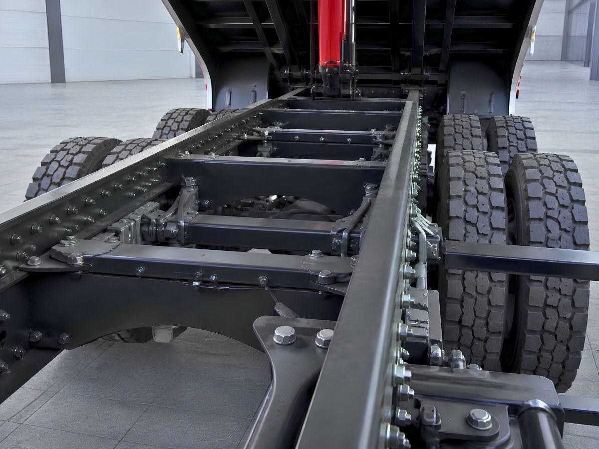 HOWO dump truck frame reference view