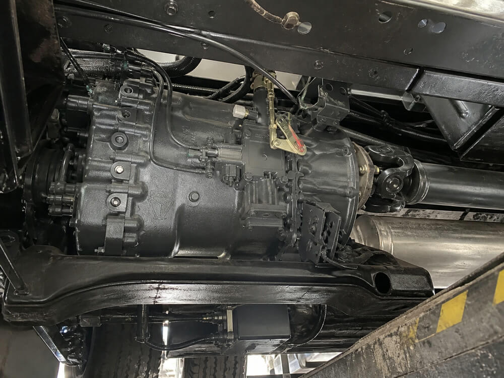 HOWO 6x4 tractor frame and drivetrain reference