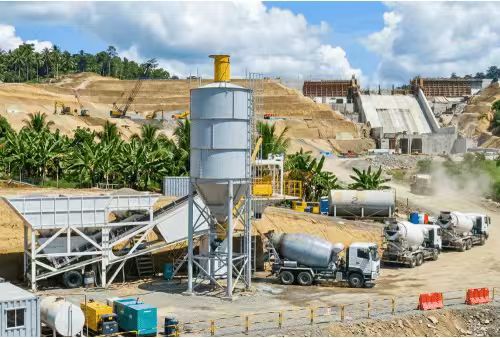 Mobile concrete batching plant structure